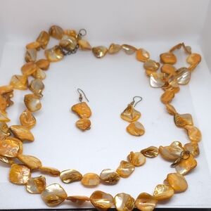 Elegant Gold and Cream Jewelry Set